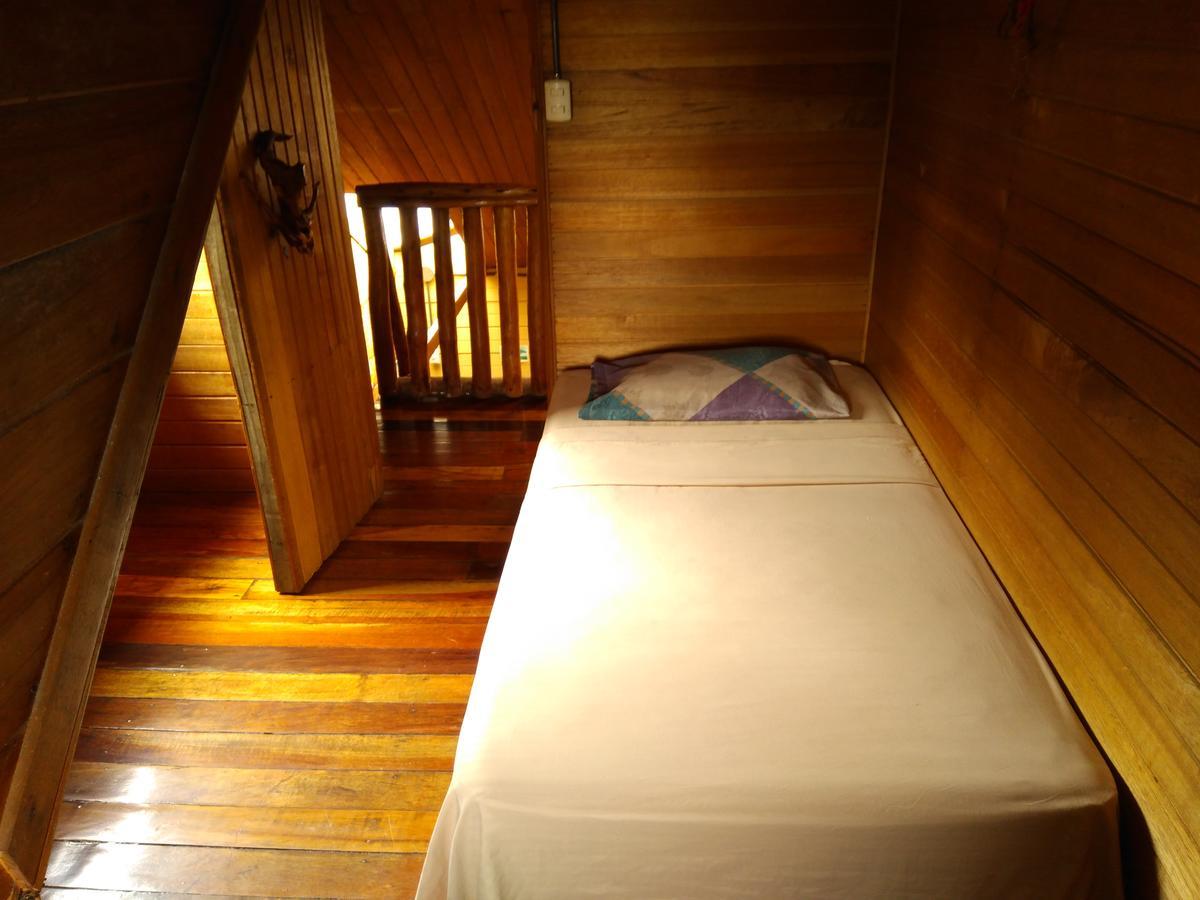 Bed and Breakfast Iyok Ami à Cartago Extérieur photo